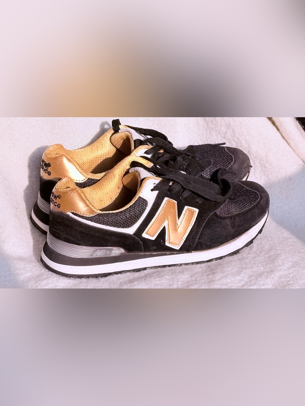 New Balance 574 Black Gold Metallic Sneakers Size EUR 39 Running Shoes